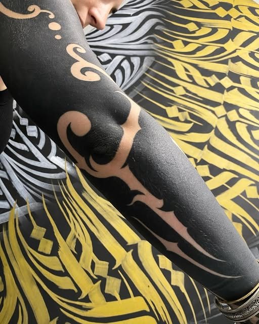 Tatuaje blackwork realizado en Panot Tattoo Studio